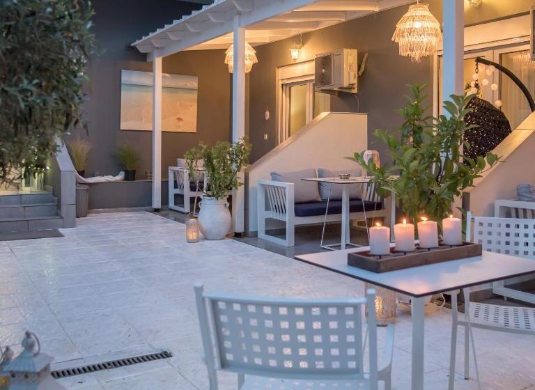 סוויטת ג'וניור נוף לגינה, Aqua Mare