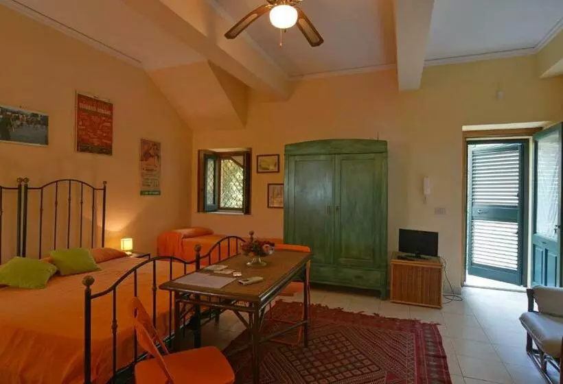 استودیو استاندارد با چشمانداز باغ, B&b Di Charme Camelie Palazzo Nicotra