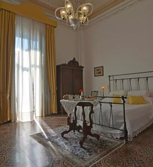 اتاق لوکس, B&b Di Charme Camelie Palazzo Nicotra