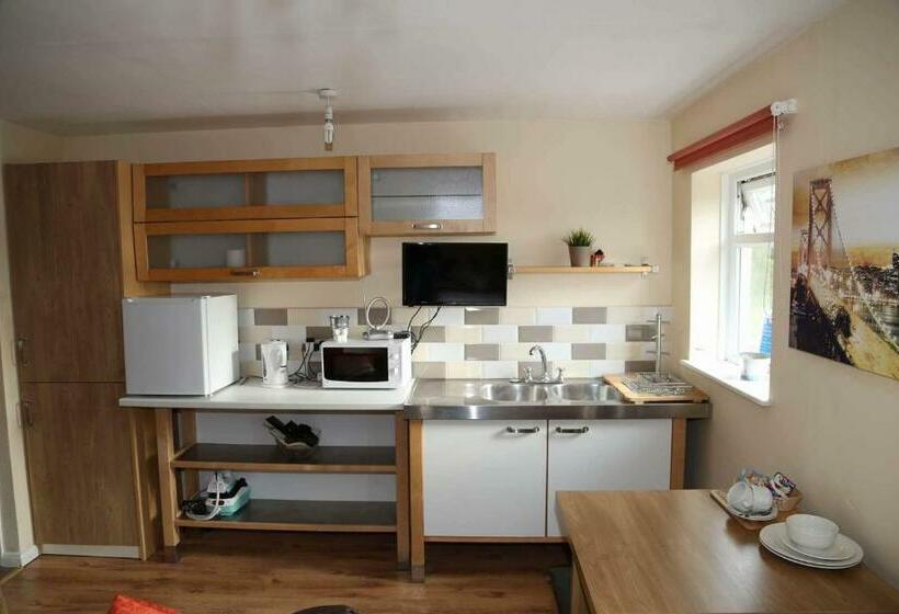 اتاق خانوادگی, The Shepherds Rest