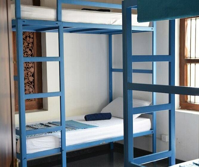 تختخواب در اتاق مشترک, Hostel First Colombo Airport