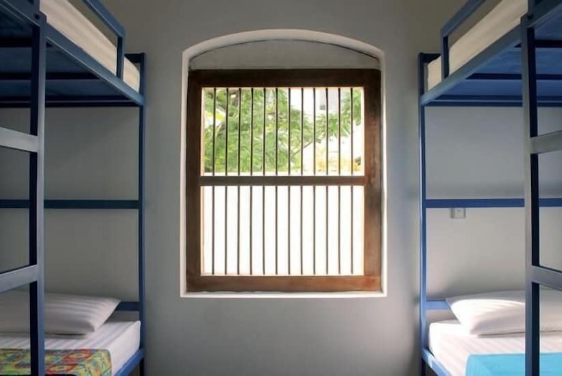 共用房间的床, Hostel First Colombo Airport