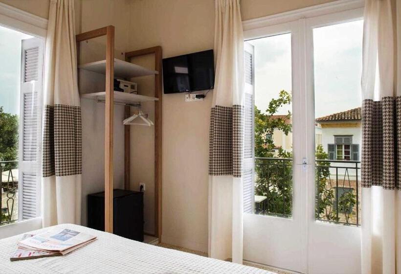 חדר סופריור, Athena