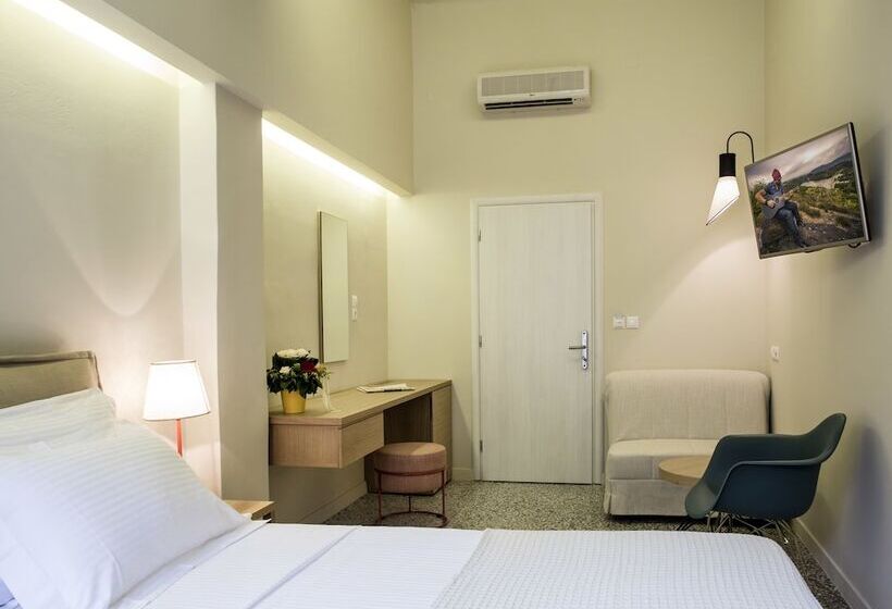 חדר דלוקס לשלושה, Athena