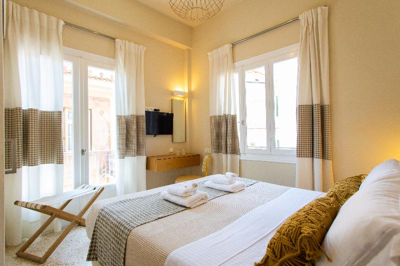 חדר סופריור, Athena