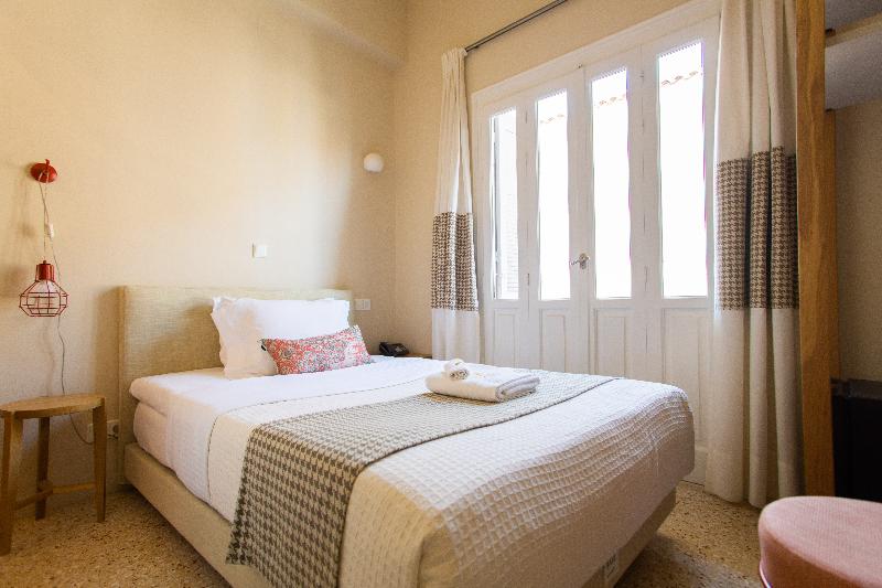 חדר סטנדרט יחיד, Athena