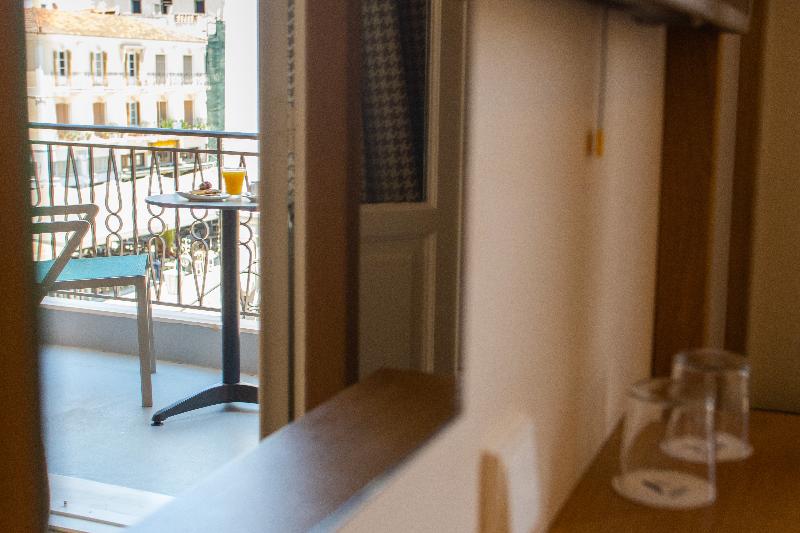 חדר סטנדרט, Athena