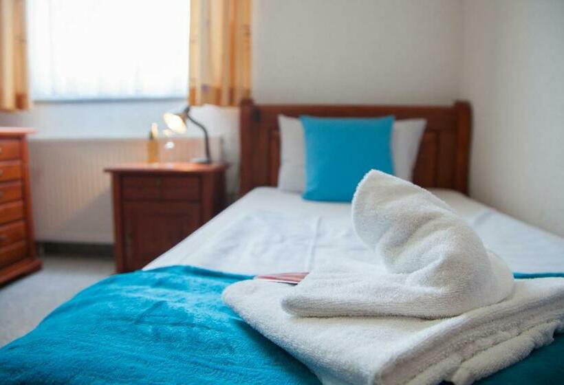 标准单人间, Atlantis