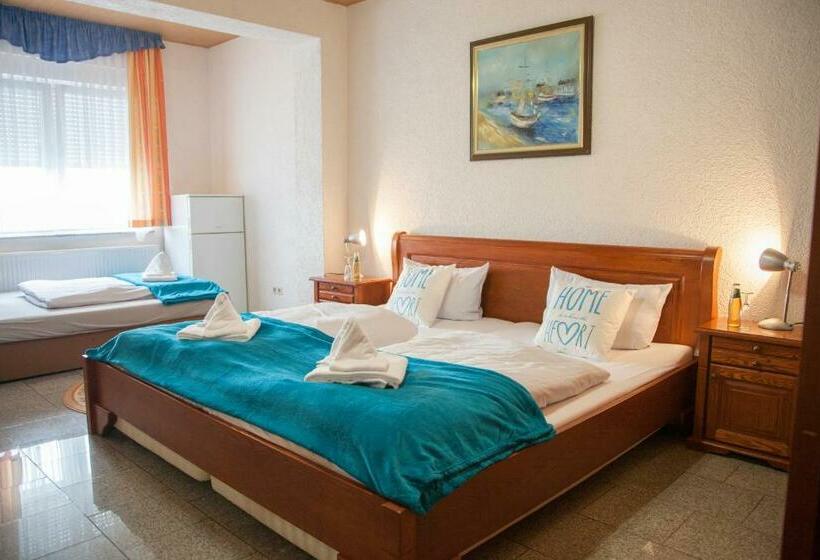 标准三人间, Atlantis