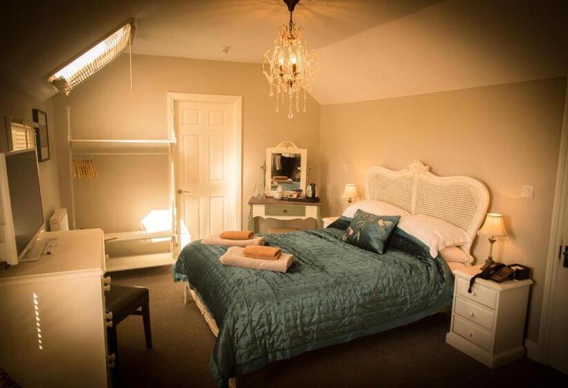 غرفة قياسية, Brockley Hall