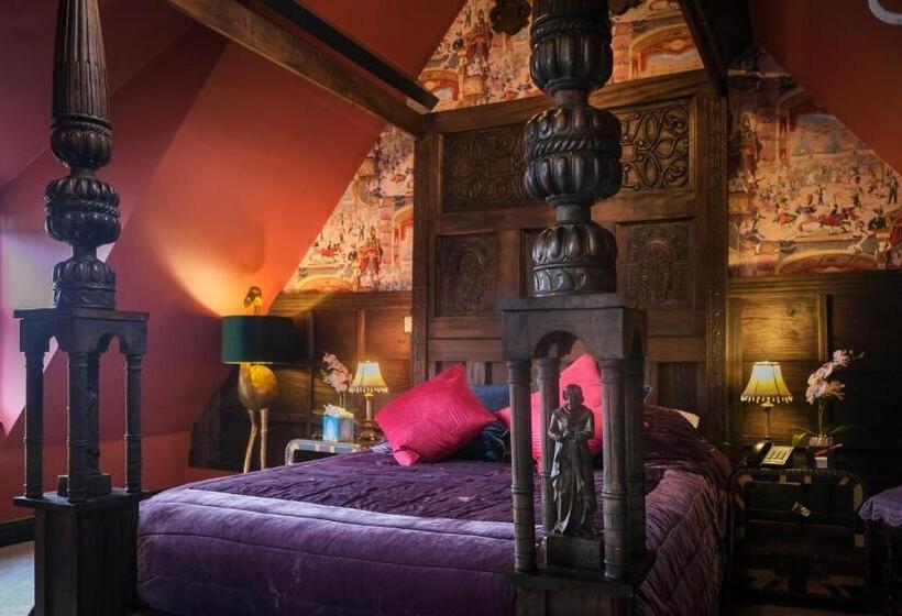 غرفة دور أخير, Brockley Hall