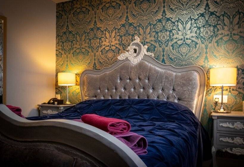 غرفة كلاسيكية, Brockley Hall