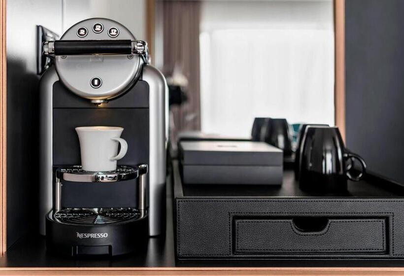 带城市景观的套间, Courtyard By Marriott Brno