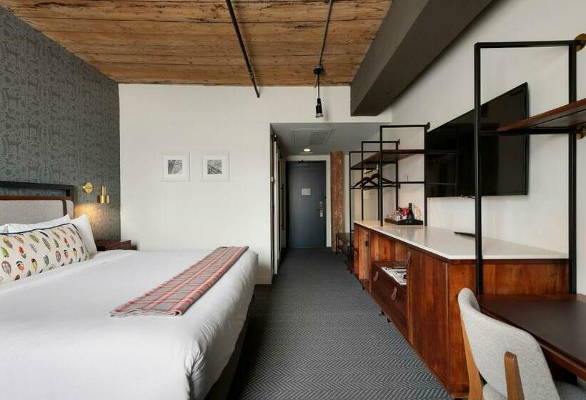 חדר סטנדרט, Hewing