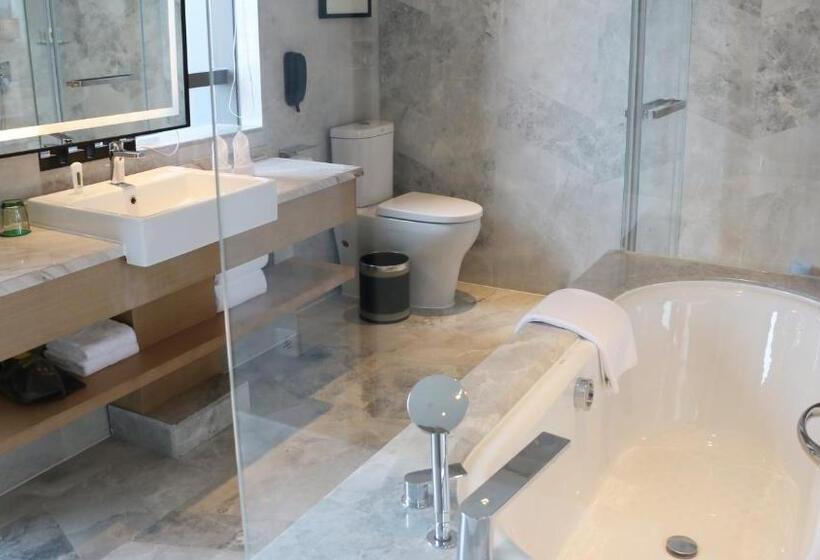 סוויטת סופריור, Holiday Inn Chengdu Qinhuang, An Ihg