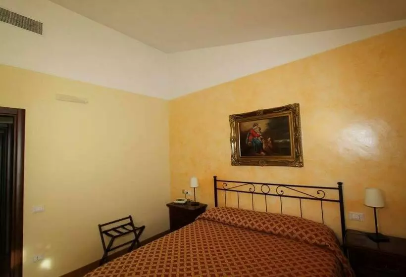 اتاق استاندارد سه نفره, La Vecchia Fattoria