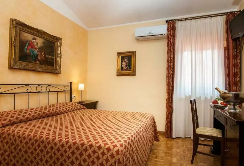 اتاق استاندارد سه نفره, La Vecchia Fattoria