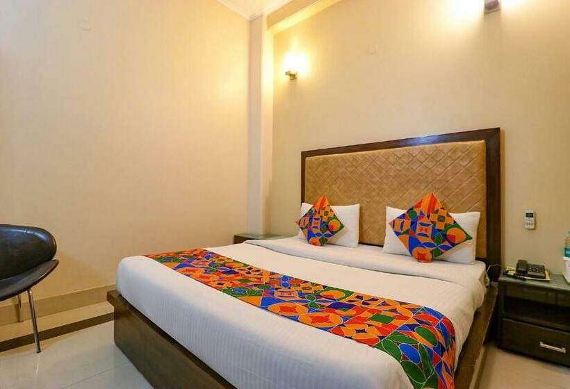 Quarto deluxe, Fabexpress Llyod Residency