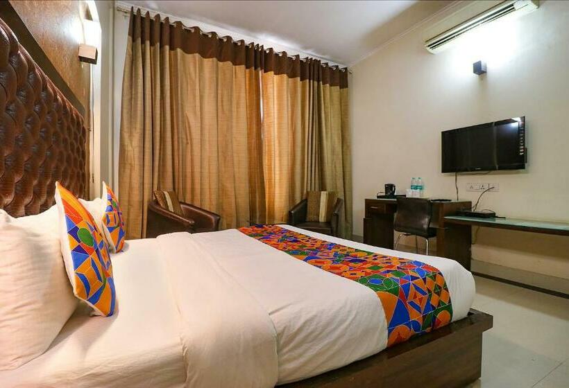 Quarto superior, Fabexpress Llyod Residency