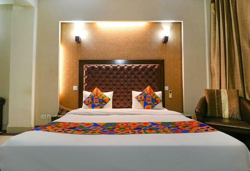 Quarto superior, Fabexpress Llyod Residency