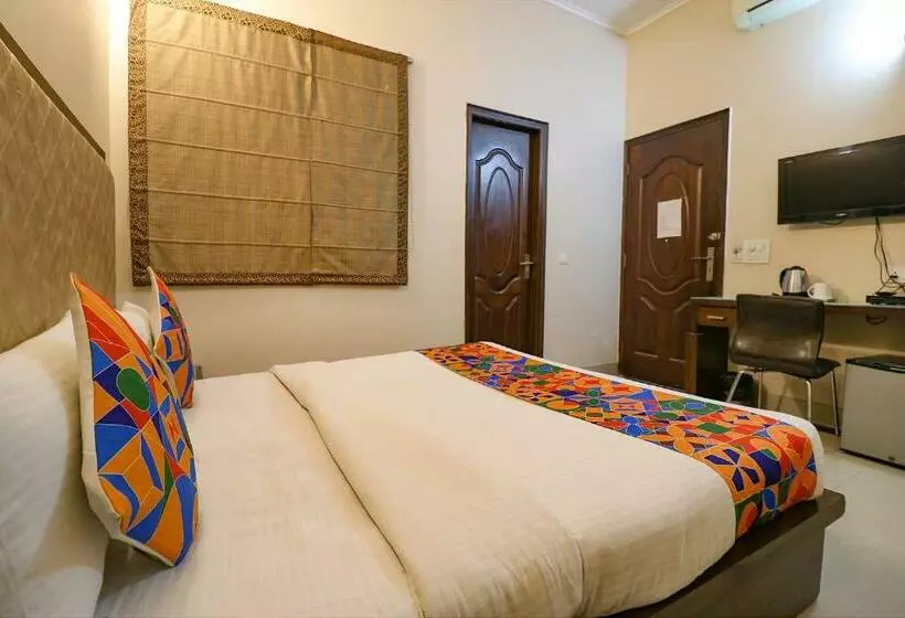 اتاق لوکس, Fabexpress Llyod Residency
