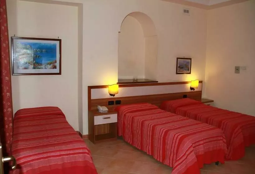 اتاق استاندارد سه نفره, Mediterraneo
