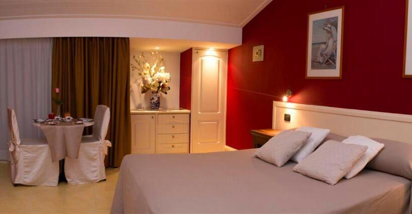 Номер Deluxe, Mediterraneo