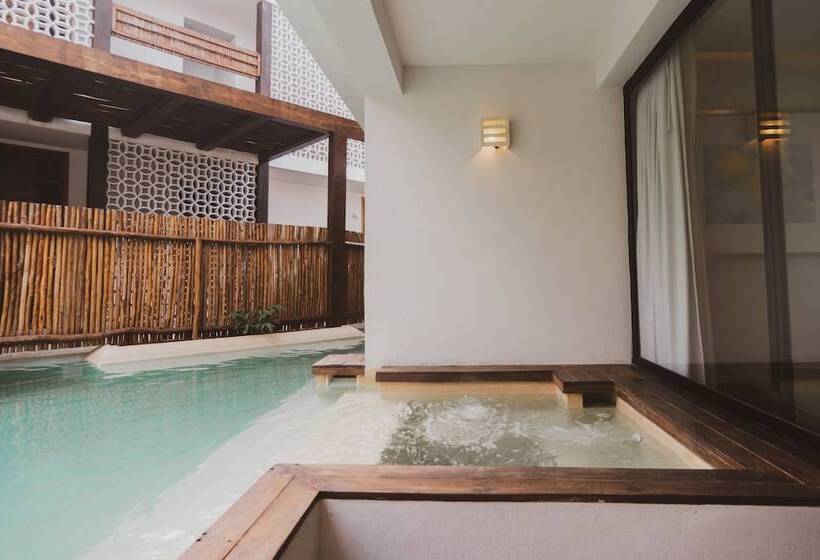 חדר דלוקס נוף בריכה, O  Tulum Boutique Hotel   Adults Only