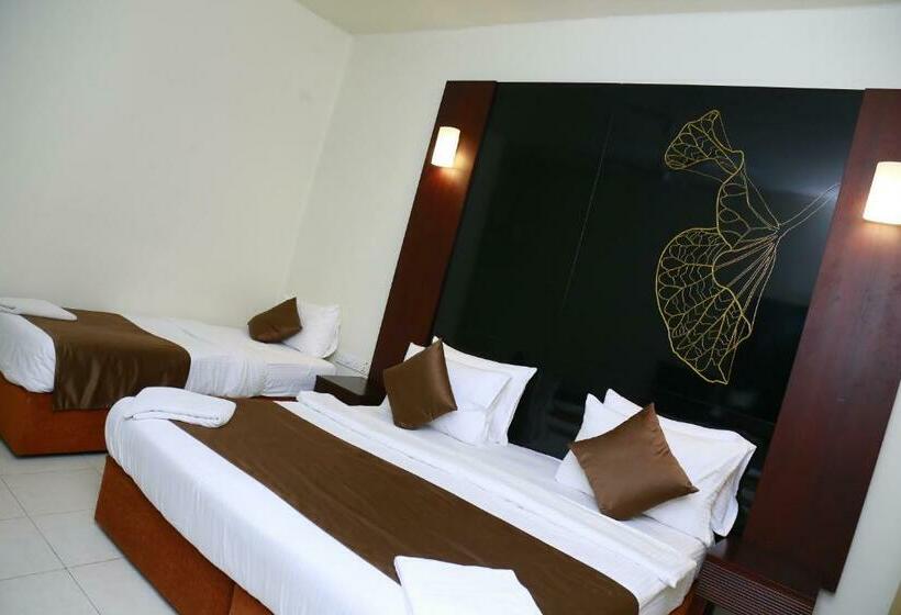 חדר דלוקס לשלושה, Sea Port