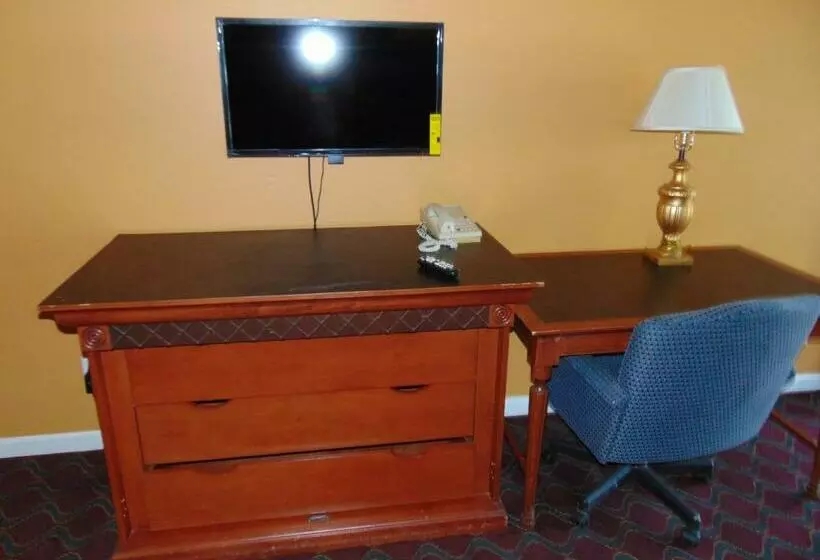 ２ダブルベッドのスタンダードルーム, Budget Inn Roxboro
