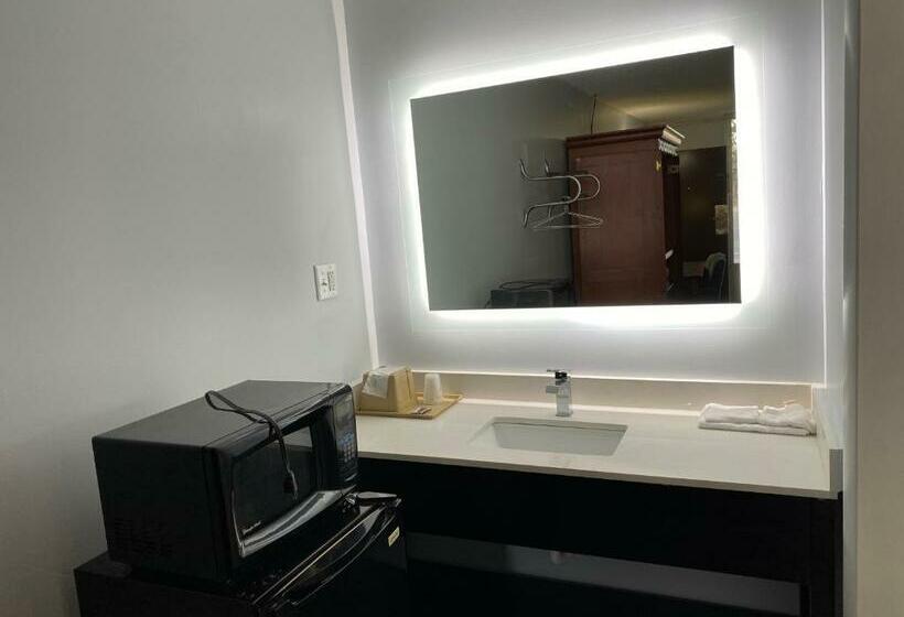 غرفه قياسيه سريرين مزدوجين, Budget Inn Roxboro