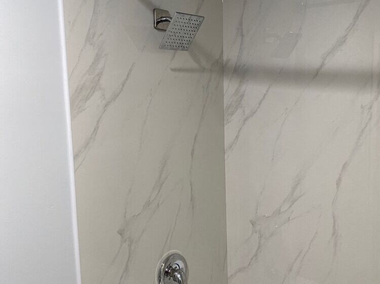 غرفه قياسيه سريرين مزدوجين, Budget Inn Roxboro