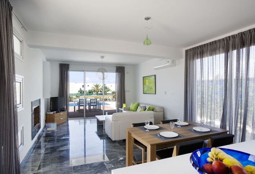 ツーベッドルーム　ヴィラ, Paradise Cove Luxurious Beach Villas