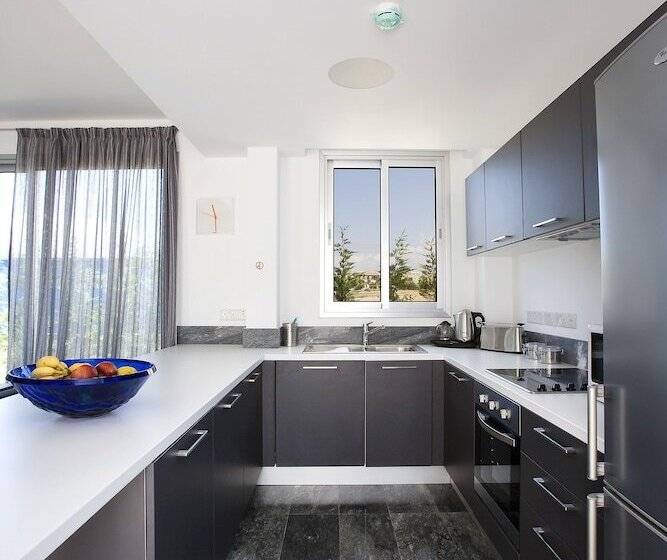 ツーベッドルーム　ヴィラ, Paradise Cove Luxurious Beach Villas