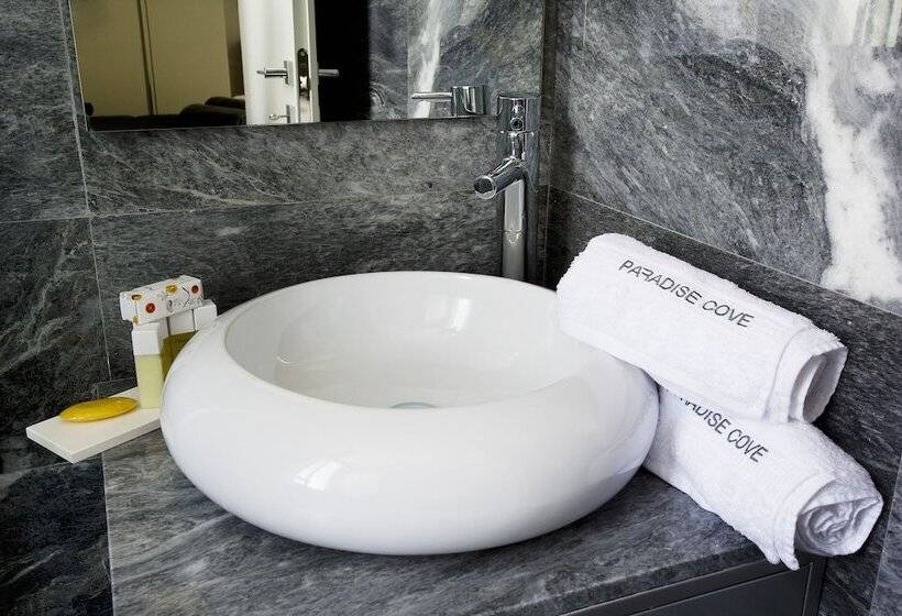 スリーベッドルーム　ヴィラ, Paradise Cove Luxurious Beach Villas