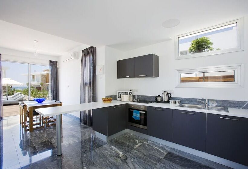 Вилла 3 Спальни, Paradise Cove Luxurious Beach Villas