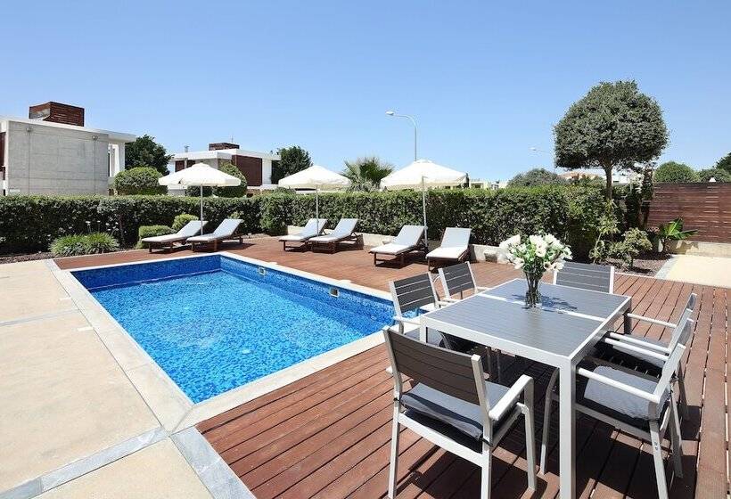 Вилла 3 Спальни, Paradise Cove Luxurious Beach Villas