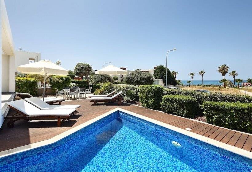 ツーベッドルーム　ヴィラ, Paradise Cove Luxurious Beach Villas