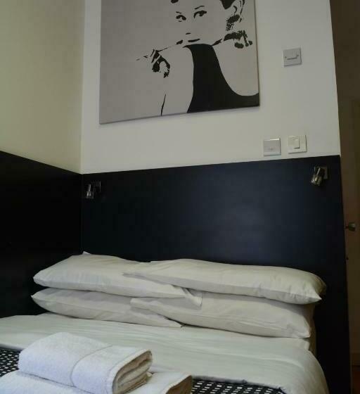 Студио Базик, Studios2let   North Gower