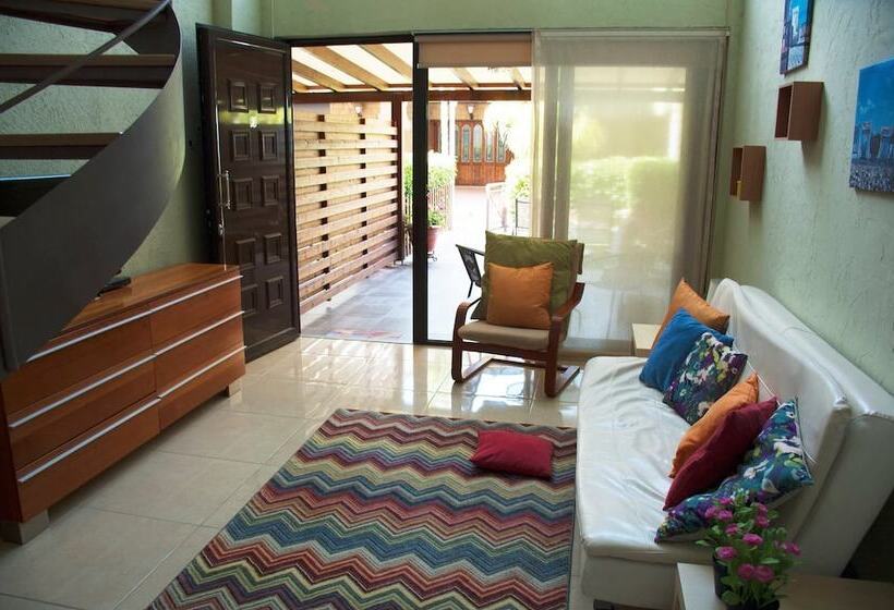 شقة غرفة واحدة, Sunrise Arches Apartments