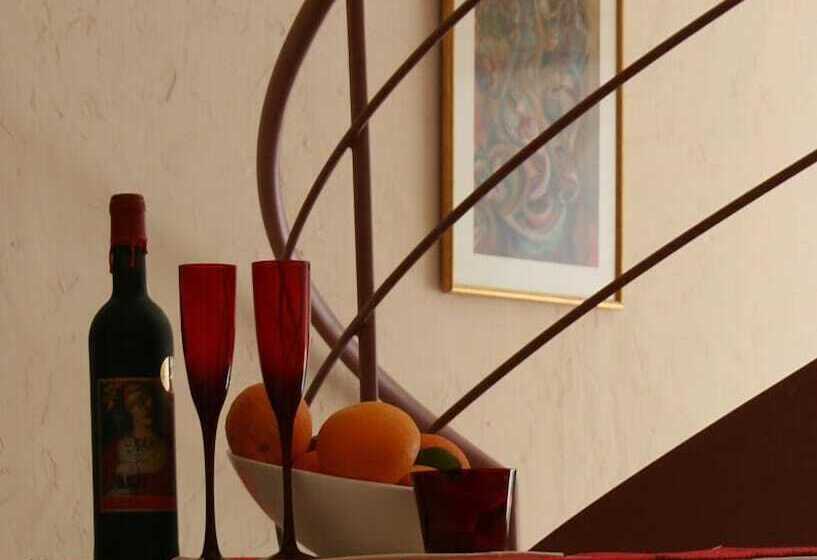 شقة غرفة واحدة, Sunrise Arches Apartments