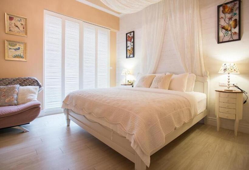 اتاق استاندارد سه تخته با بالکن, Antlers Guest House
