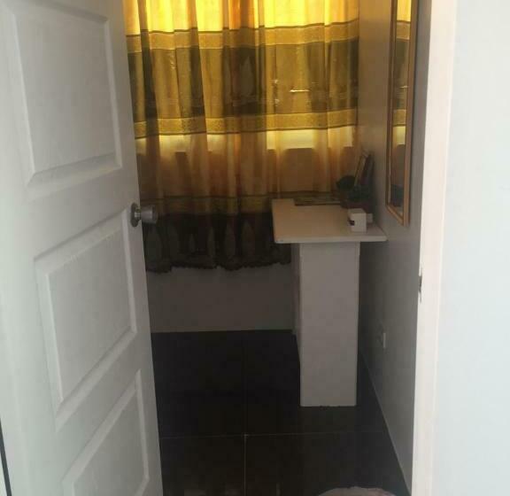 Quarto Estandar Individual, Raje Residence