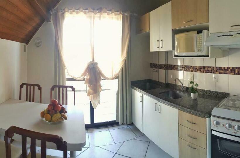 샬레, Bomar Residence
