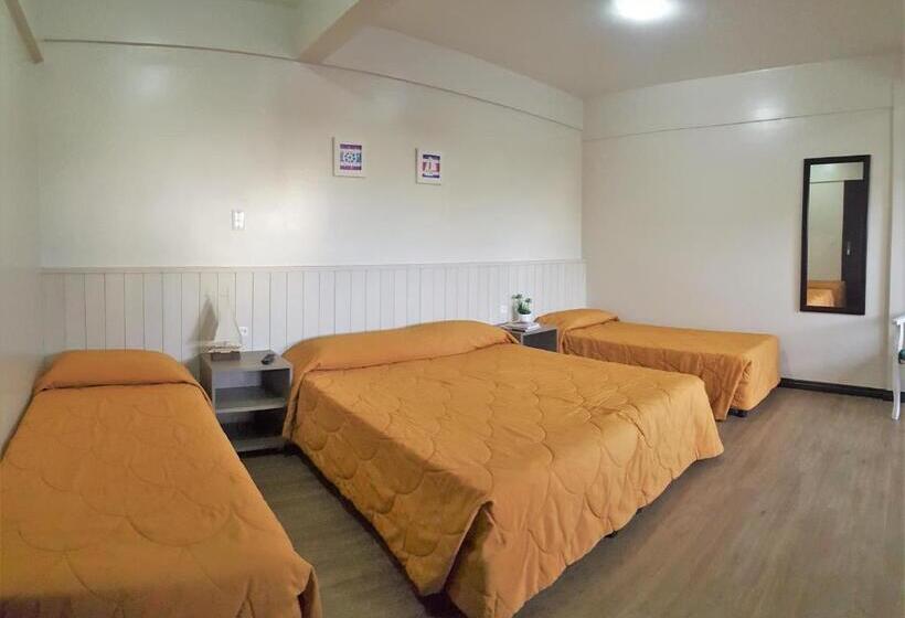 غرفة عائلية, Bomar Residence