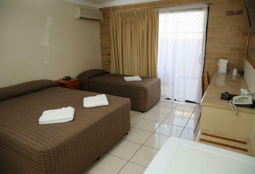 اتاق خانوادگی, Emerald Central Palms Motel