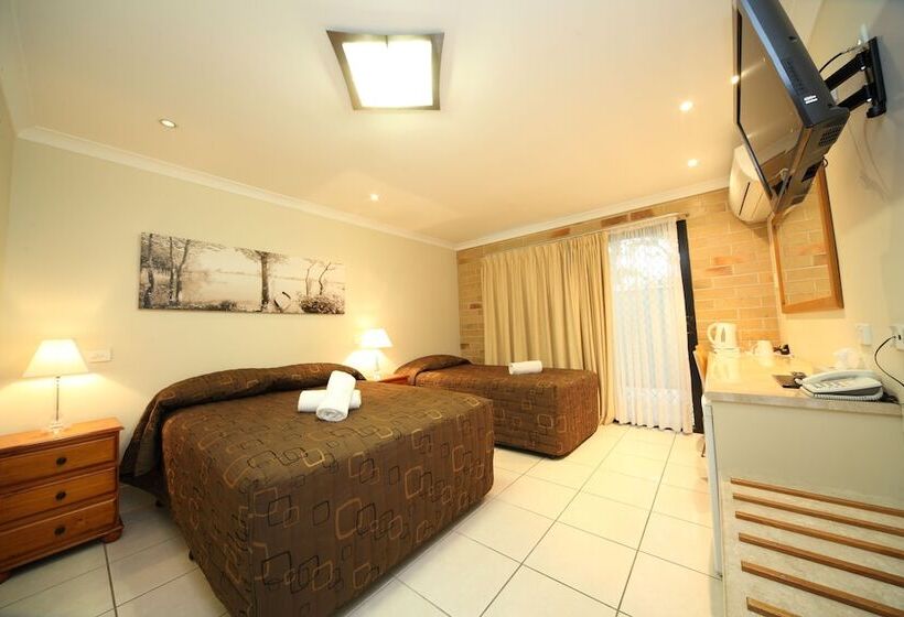 패밀리 룸, Emerald Central Palms Motel