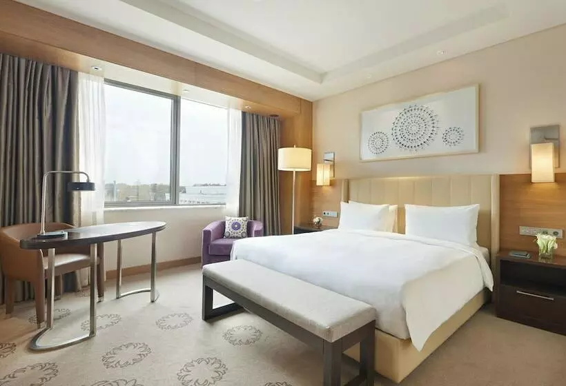Habitación Club, Hyatt Regency Tashkent