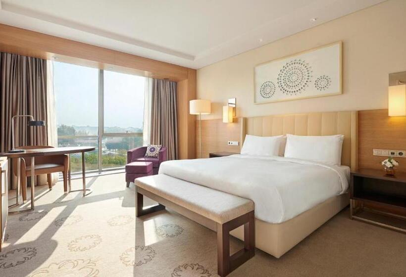 Cameră Club Pat King, Hyatt Regency Tashkent