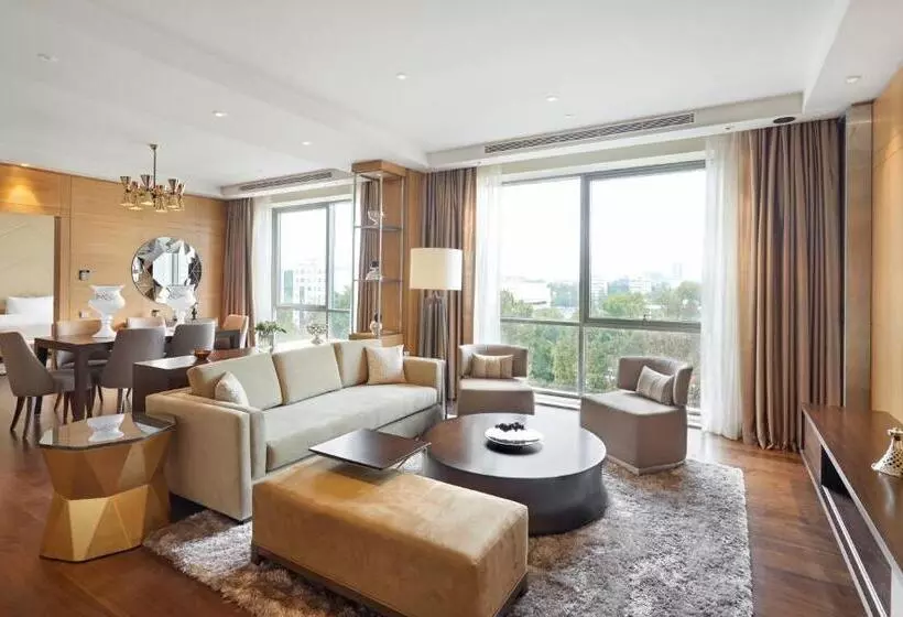 Suite Ejecutiva, Hyatt Regency Tashkent